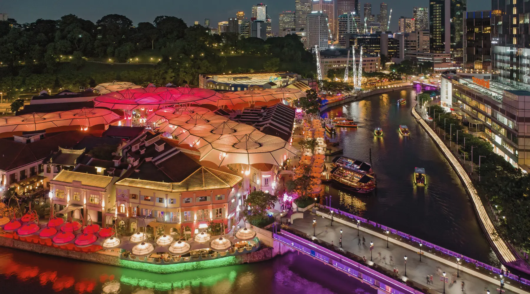 Clarke Quay, a popular destination during a city tour in Singapore with SARO.